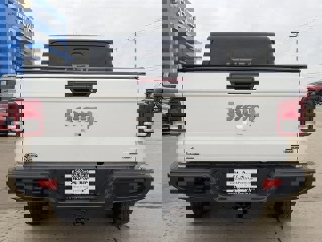 Used 2022 Jeep Gladiator Overland w/ Cold Weather Group image 10