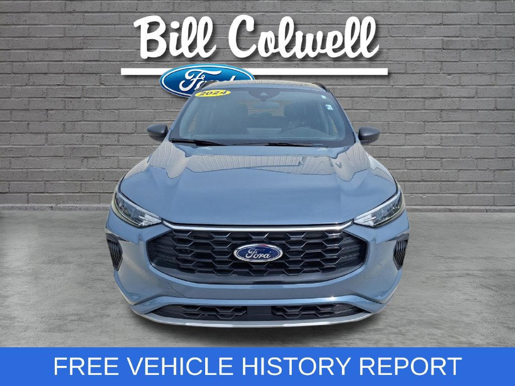 Certified 2024 Ford Escape ST-Line w/ Tech Pack #1 AWD/4WD image 3
