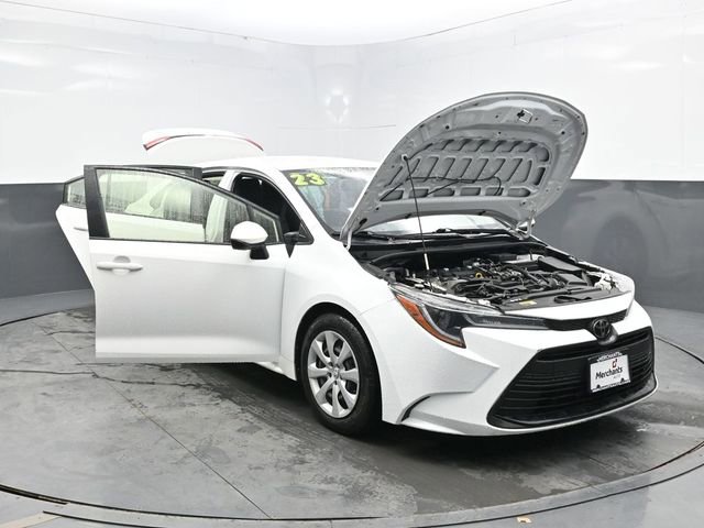 Used 2023 Toyota Corolla LE w/ Carpet Mat Package (TMS) FWD image 42