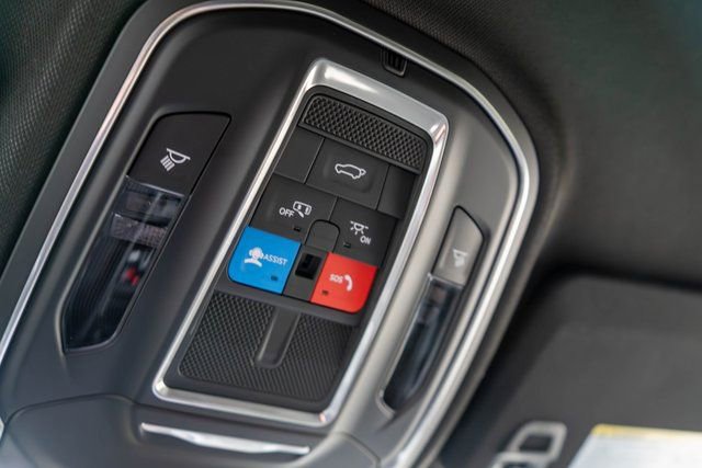 New 2025 Jeep Grand Cherokee Limited w/ Black Appearance Package image 28