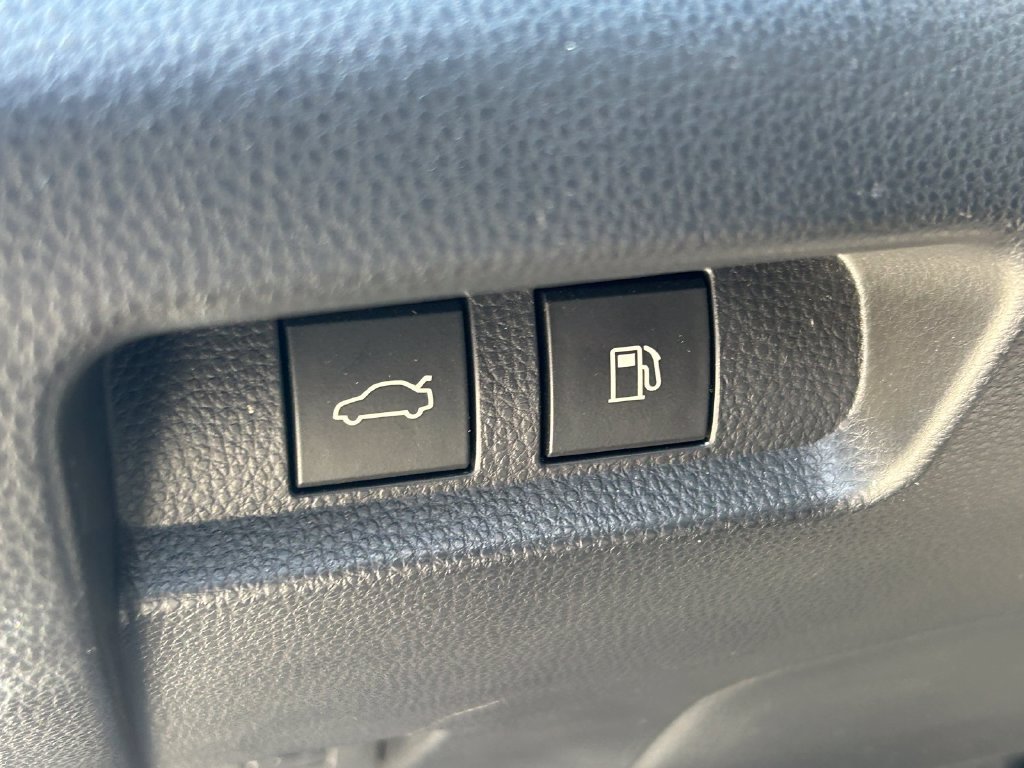 Used 2023 Toyota Crown AWD/4WD image 23