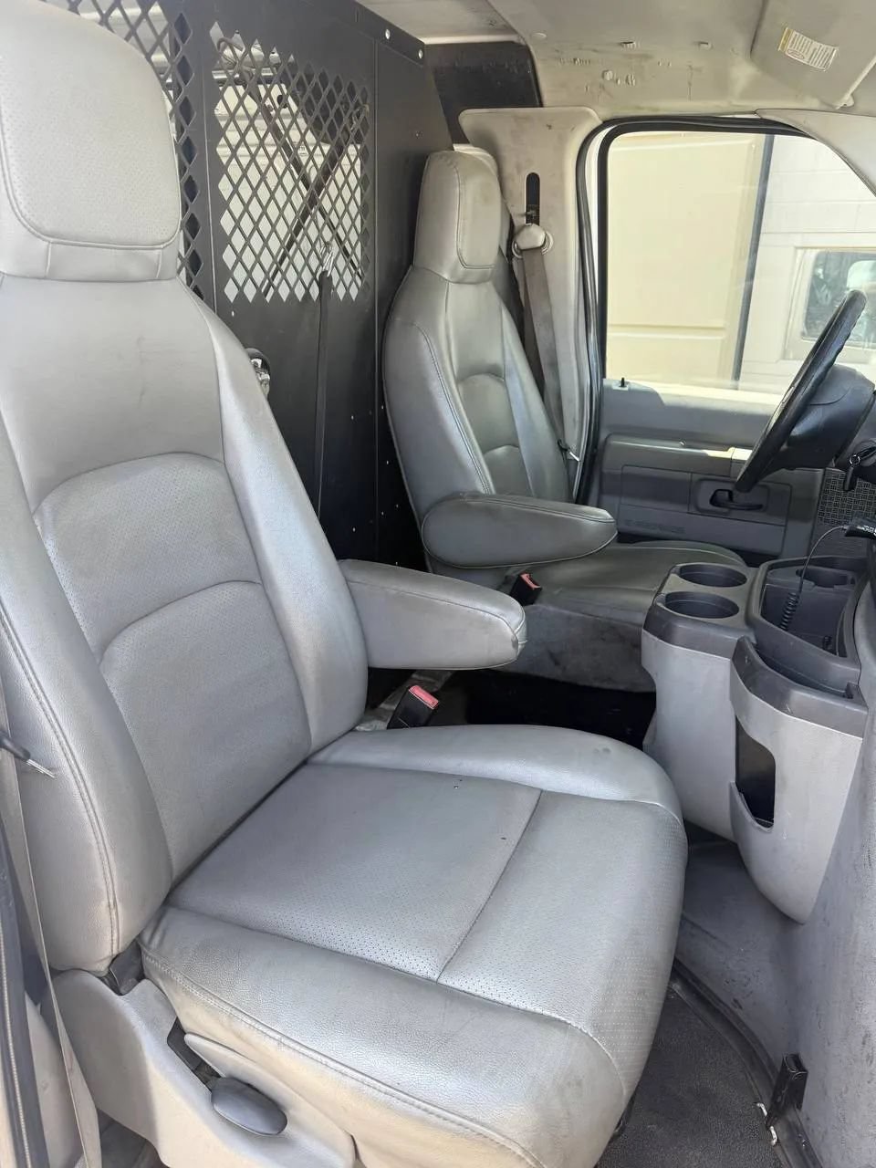 Used 2009 Ford E-250 and Econoline 250 RWD image 11