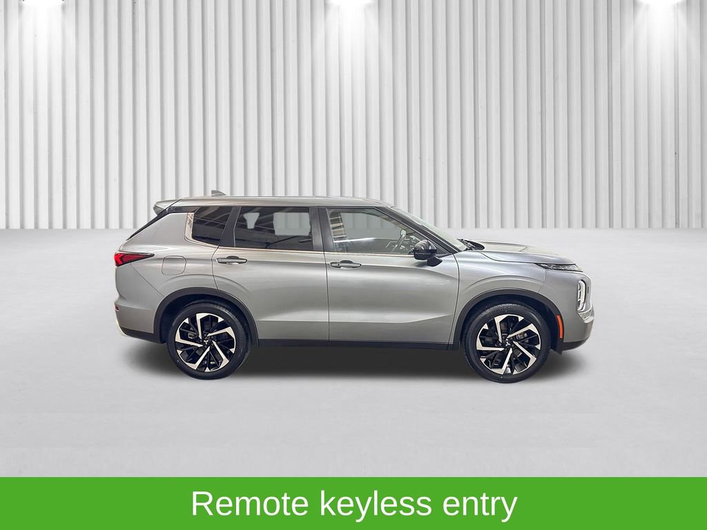 Used 2022 Mitsubishi Outlander SE AWD/4WD image 5