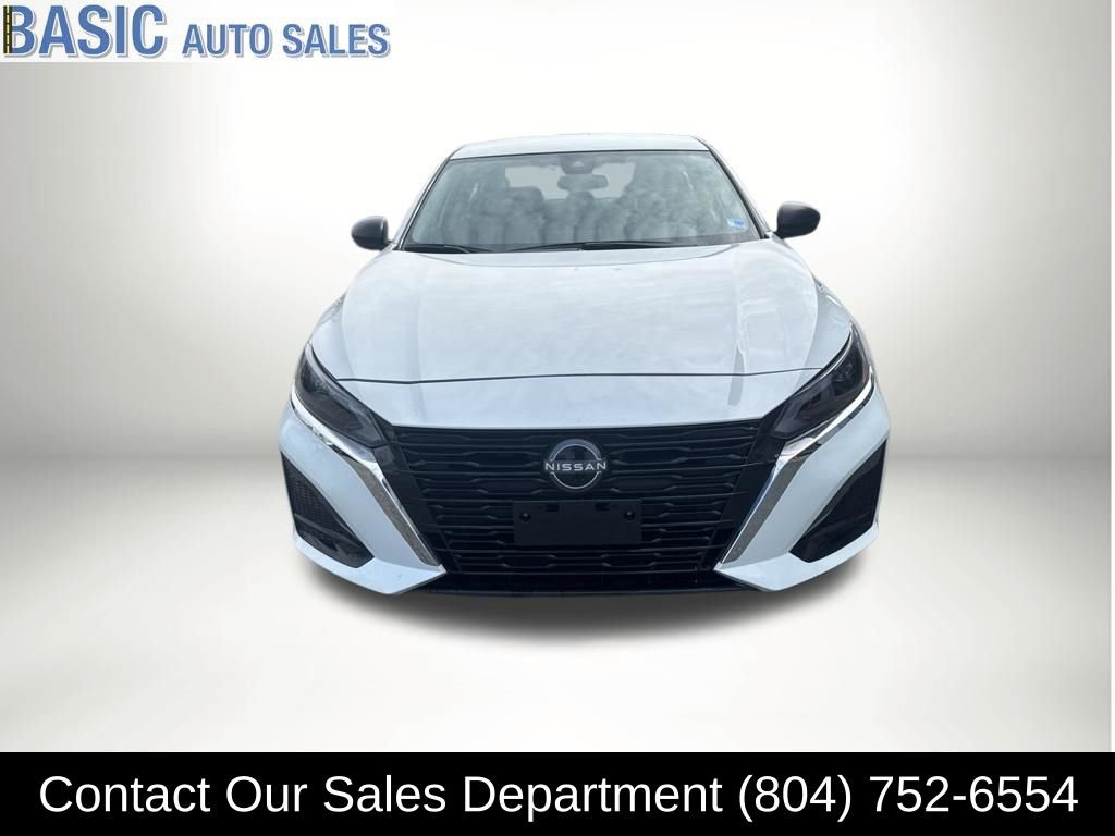 Used 2025 Nissan Altima 2.5 SV image 3