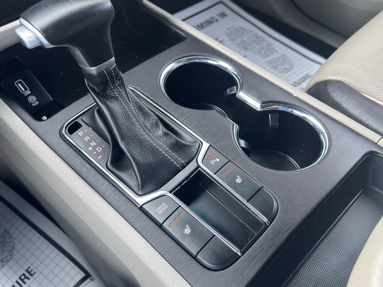 Used 2020 Kia Sedona EX image 28