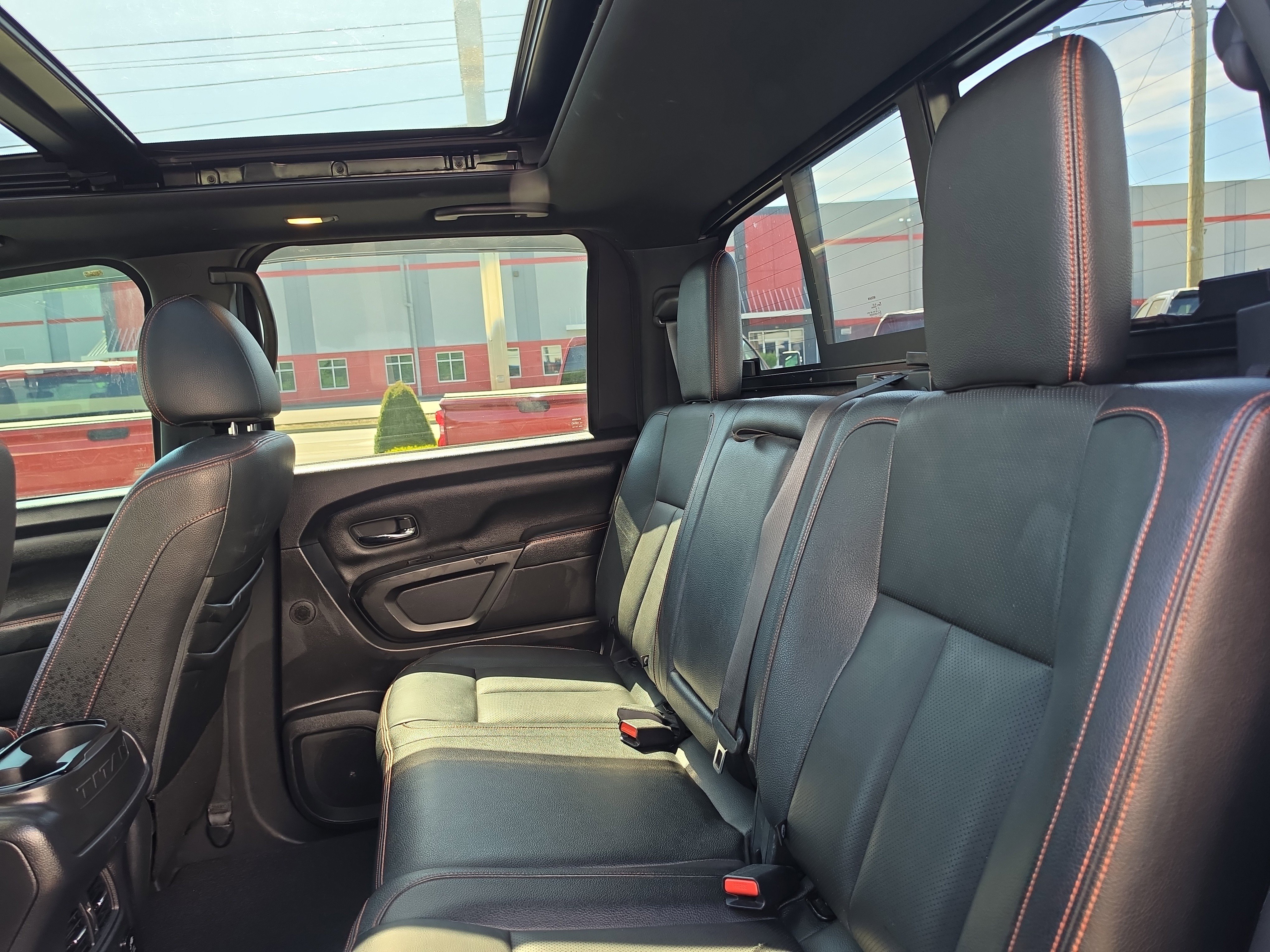 Used 2020 Nissan Titan PRO-4X w/ Pro-4x Convenience Package AWD/4WD image 14