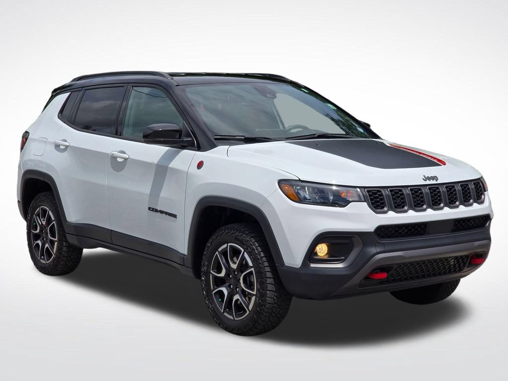 Used 2024 Jeep Compass Trailhawk w/ Trailhawk Convenience Group AWD/4WD image 14
