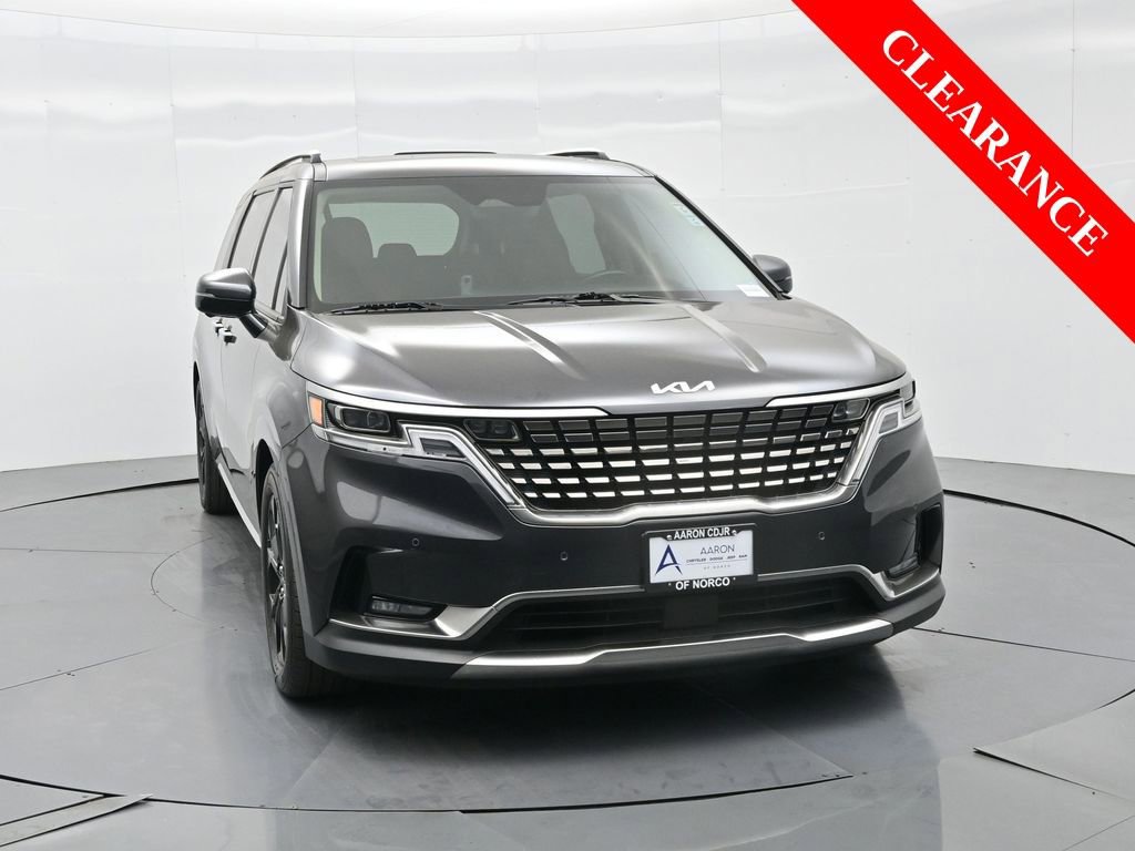 Used 2023 Kia Carnival SX Prestige image 3