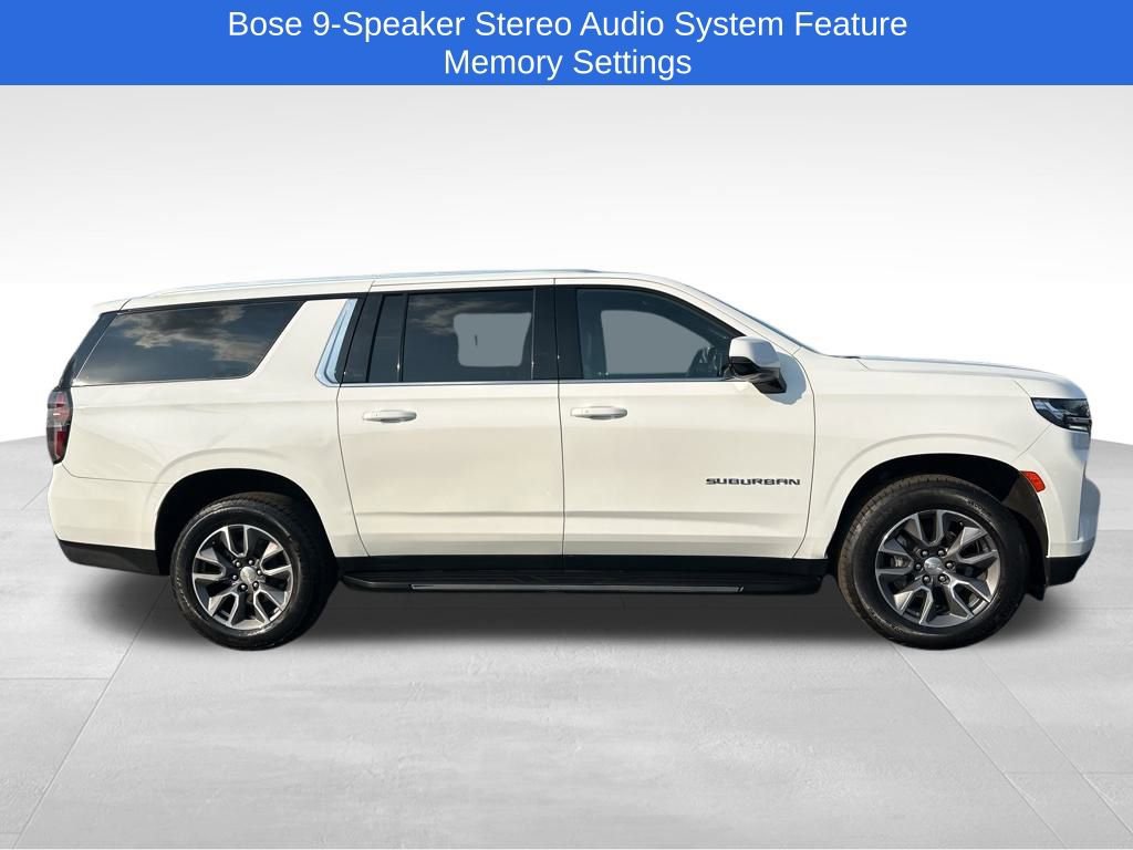 Used 2022 Chevrolet Suburban LT w/ Luxury Package image 5