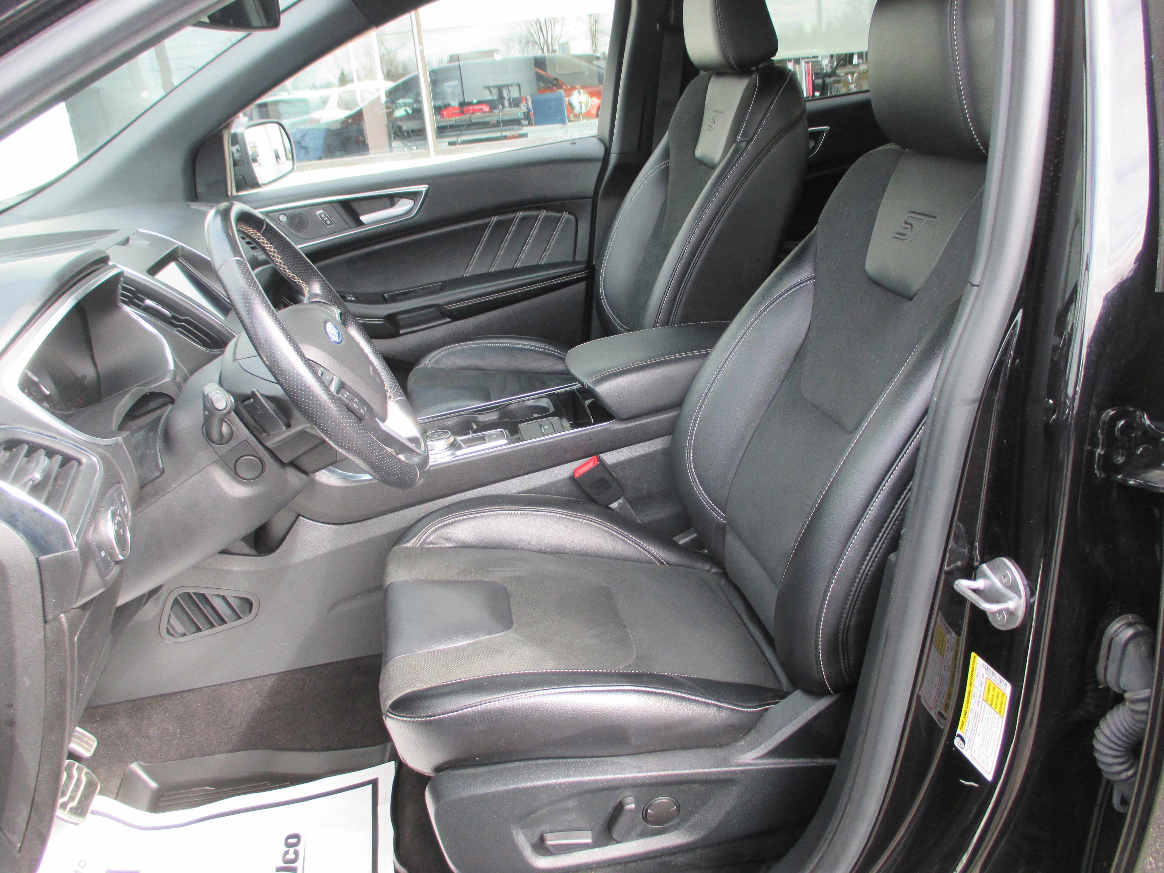Used 2020 Ford Edge ST image 15