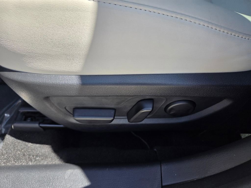 Certified 2025 MAZDA CX-30 AWD 2.5 S w/ Premium Package image 5