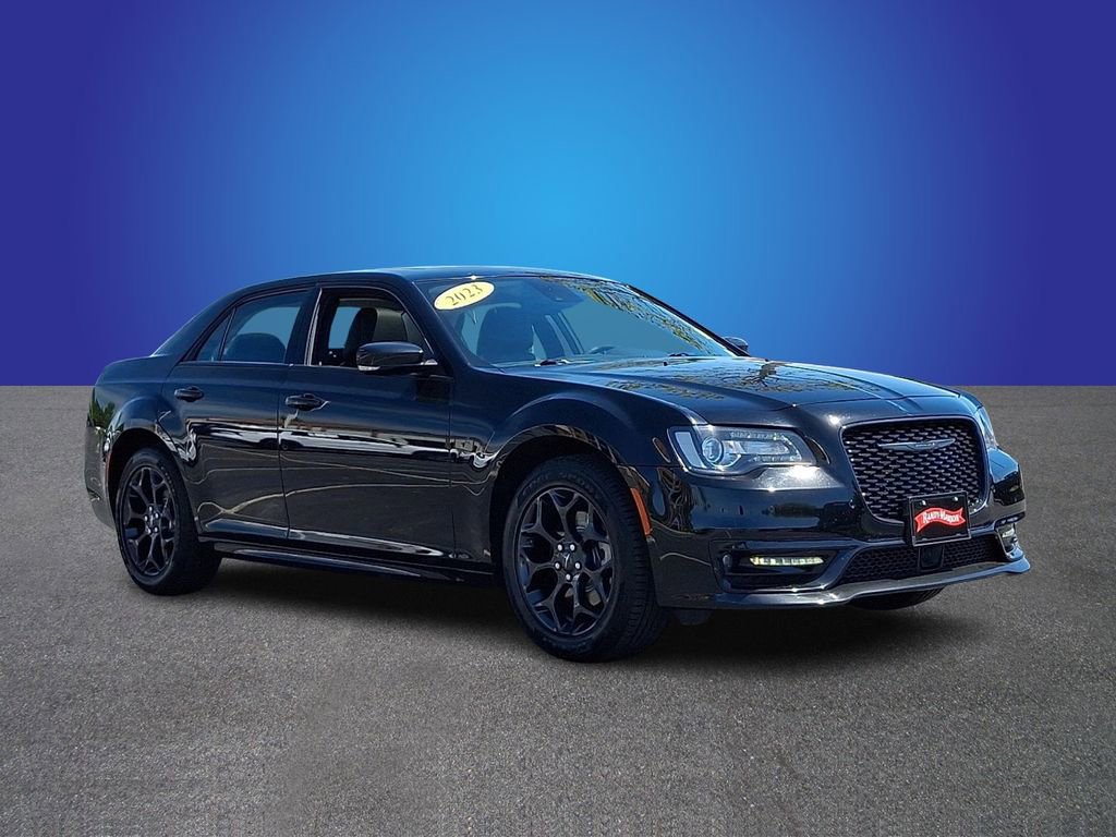 Used 2023 Chrysler 300 Touring L w/ Popular Equipment Group image 3
