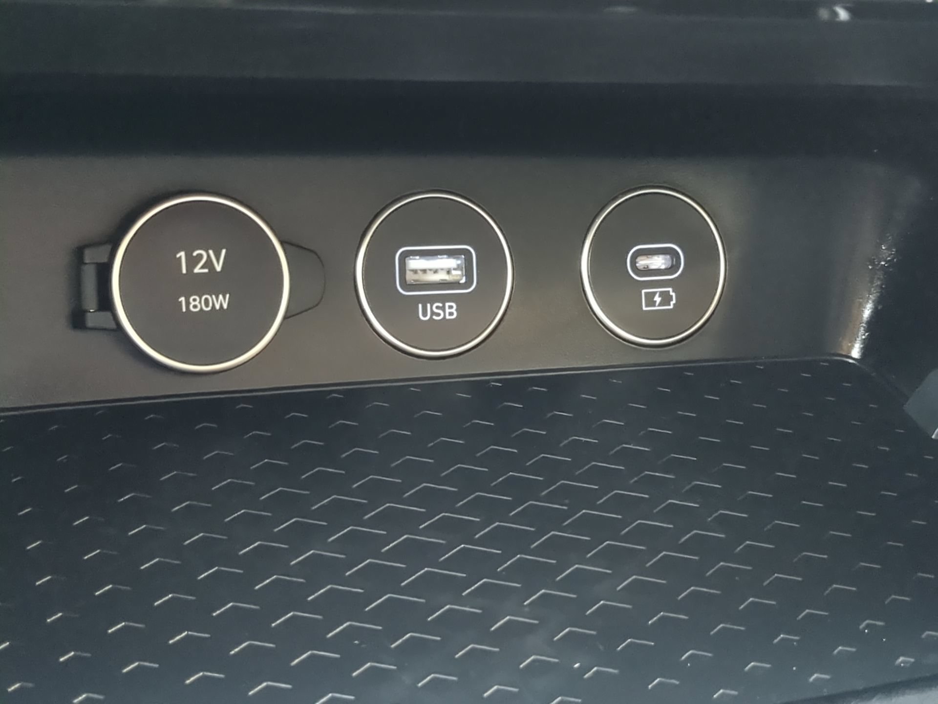 Used 2025 Genesis G70 2.5T AWD/4WD image 60