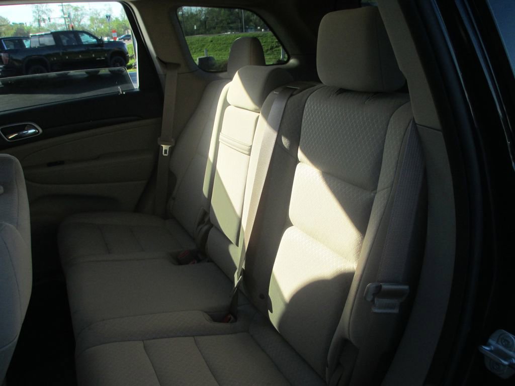 Used 2018 Jeep Grand Cherokee Laredo image 18