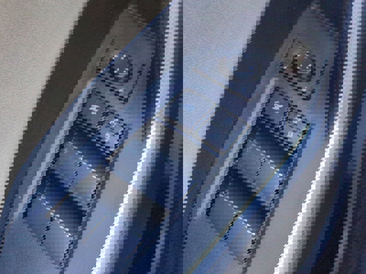 Used 2021 Toyota RAV4 Limited image 23