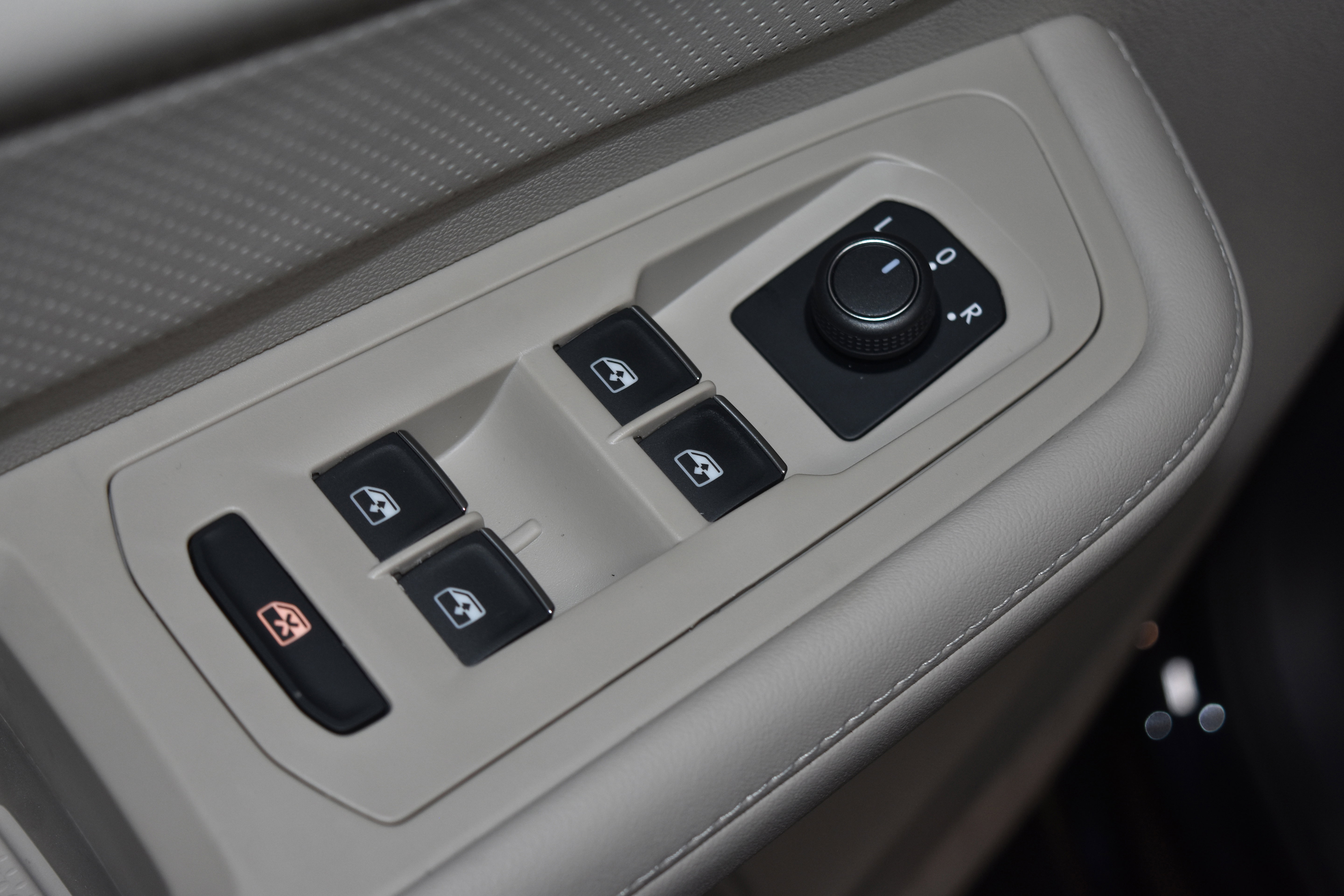 New 2026 Volkswagen Atlas SE image 4