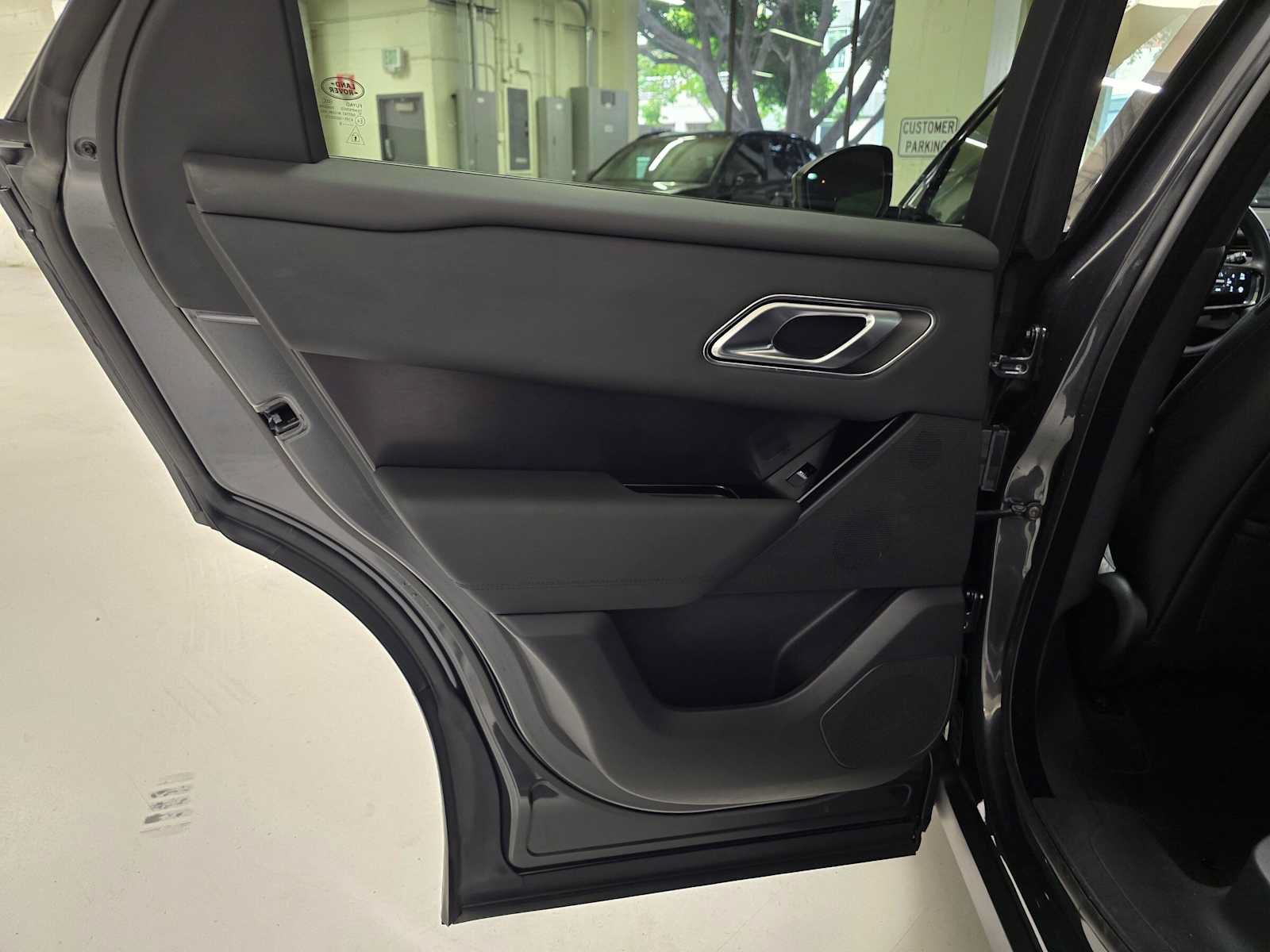 Used 2026 Land Rover Range Rover Velar Dynamic SE AWD/4WD image 15