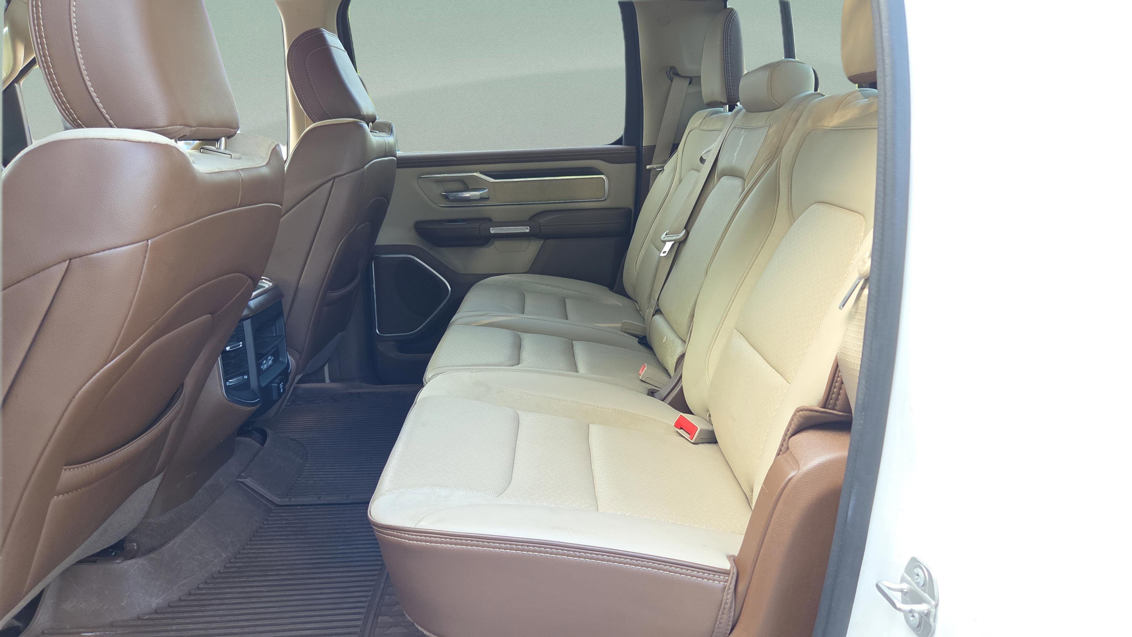 Used 2021 RAM 1500 Laramie AWD/4WD image 10
