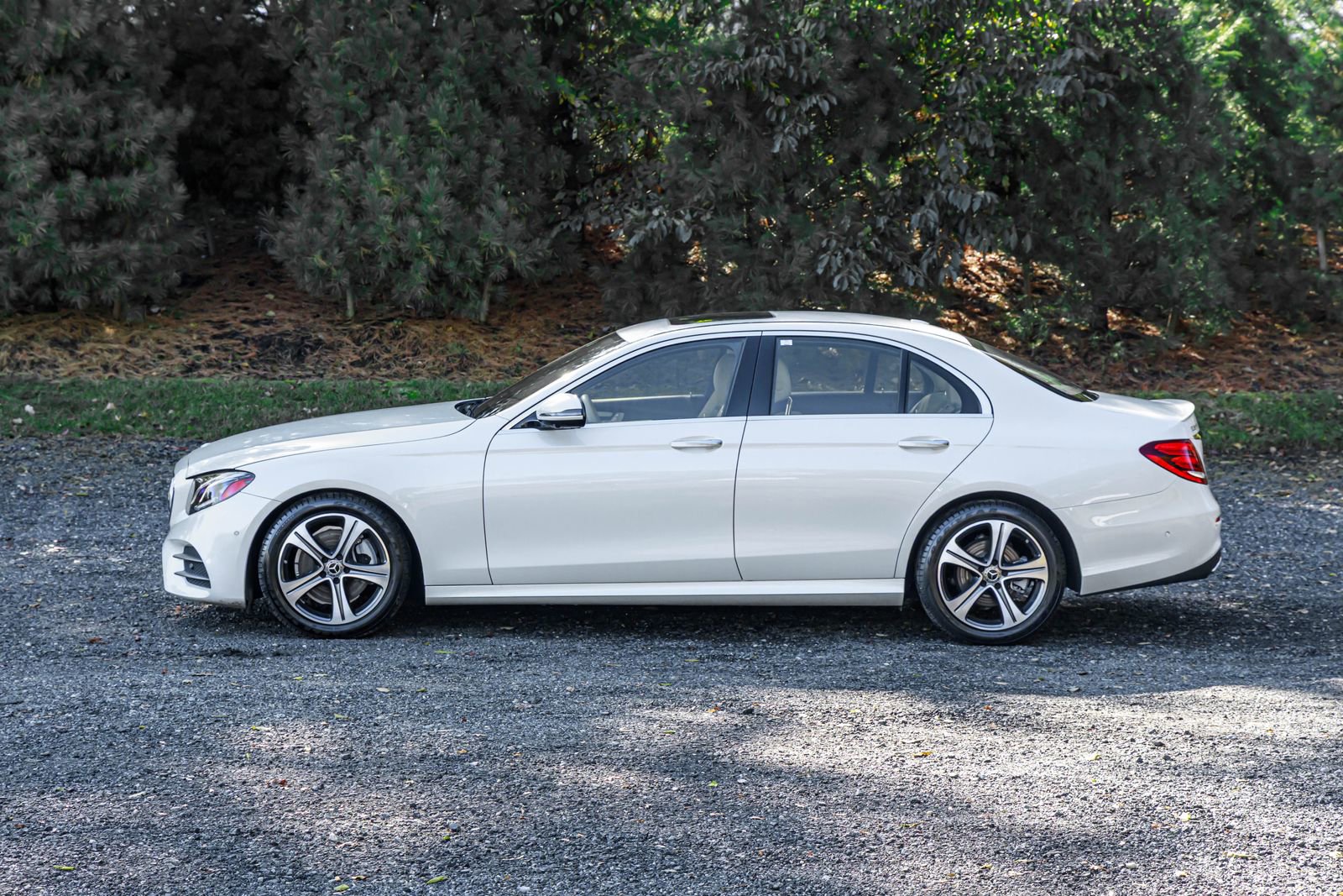 Used 2019 Mercedes-Benz E 300 image 4