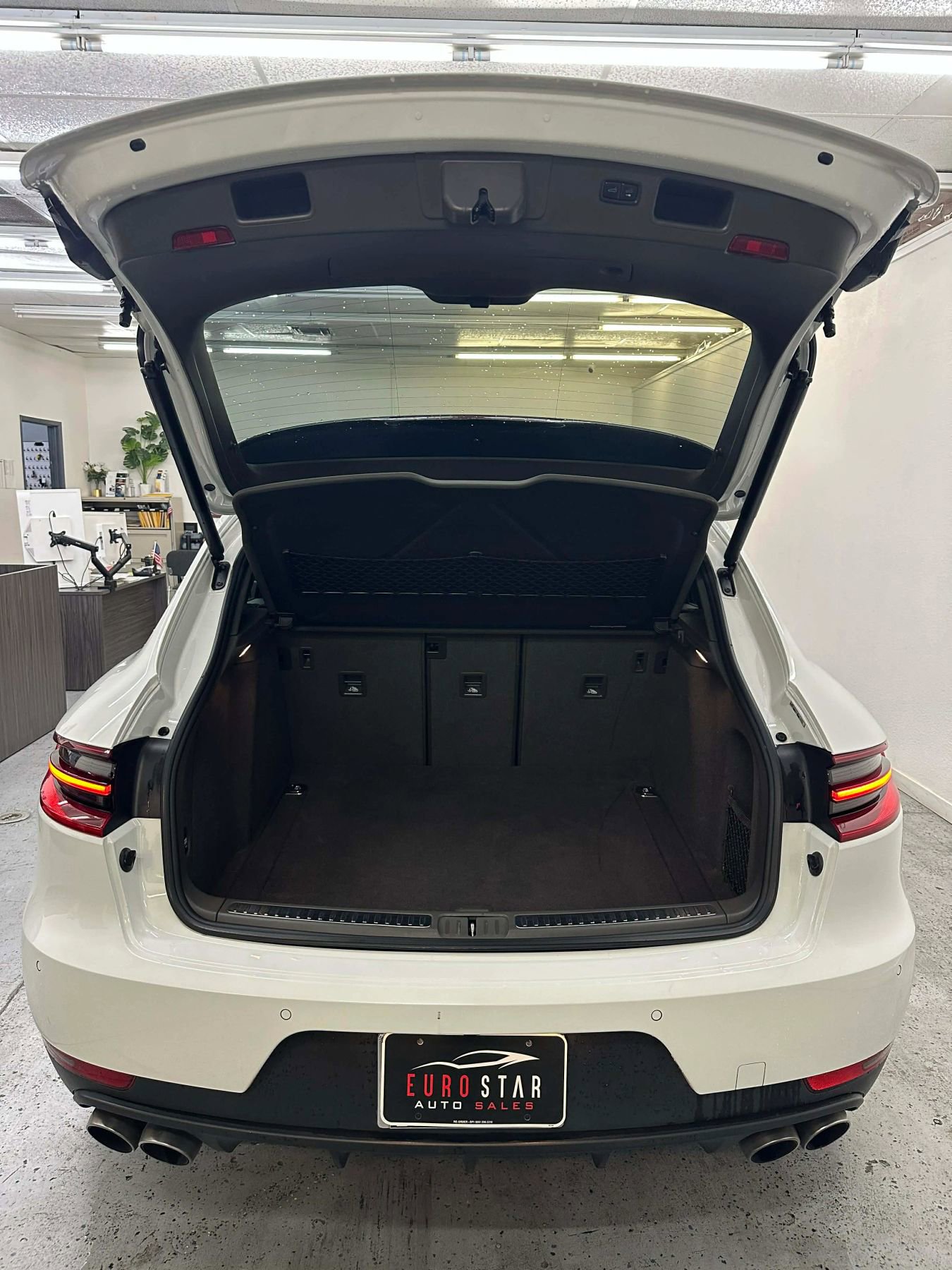 Used 2015 Porsche Macan S image 44