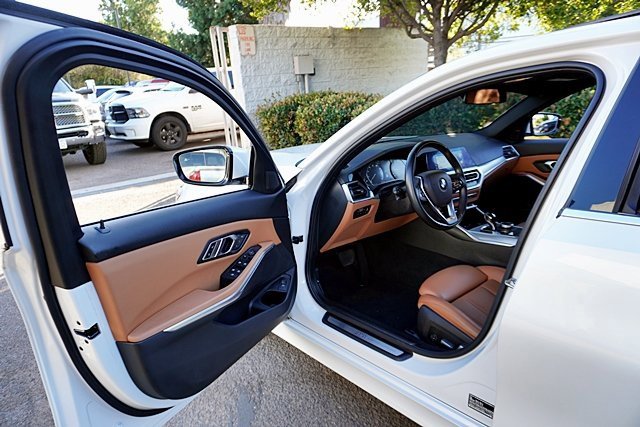 Used 2022 BMW 330i Sedan w/ Driving Assistance Package image 40