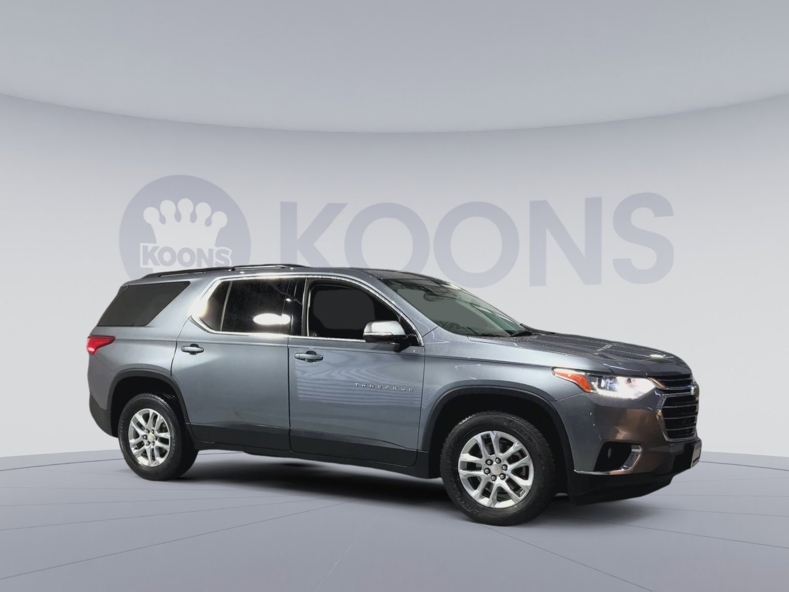 Used 2019 Chevrolet Traverse LT image 2