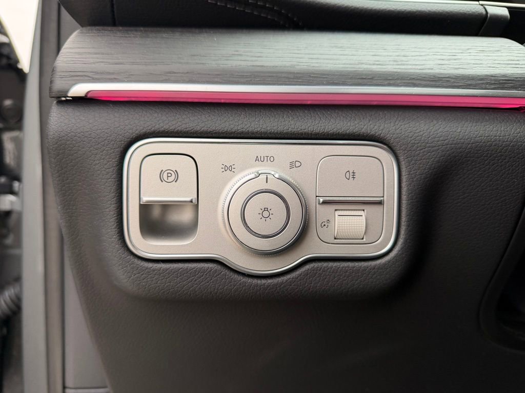 Used 2025 Mercedes-Benz GLS 450 4MATIC image 25