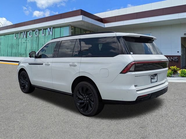 New 2025 Lincoln Navigator Reserve w/ Jet Appearance Package AWD/4WD image 6