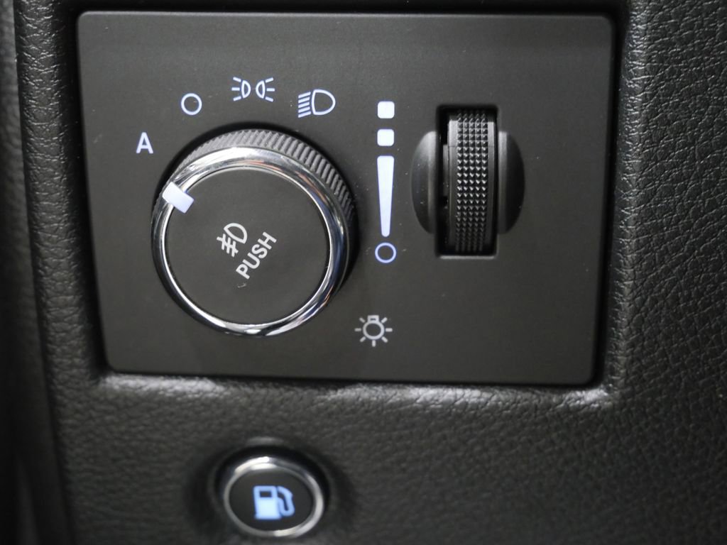 Used 2016 Jeep Grand Cherokee Limited AWD/4WD image 15
