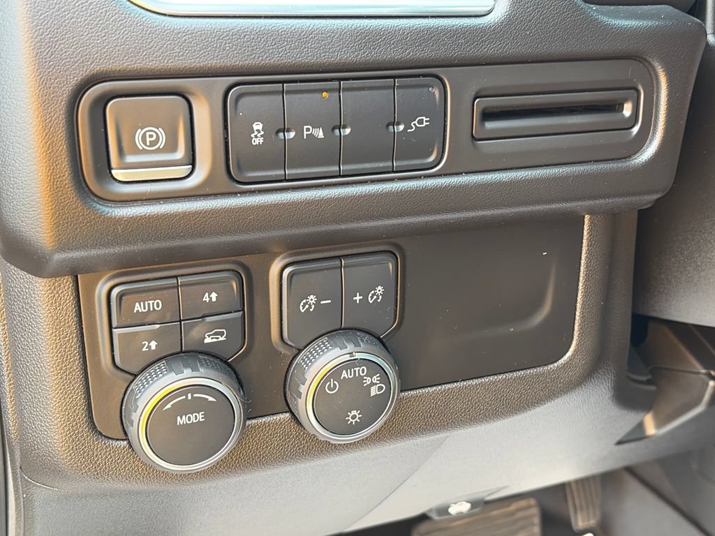 Used 2021 Chevrolet Tahoe LT AWD/4WD image 22