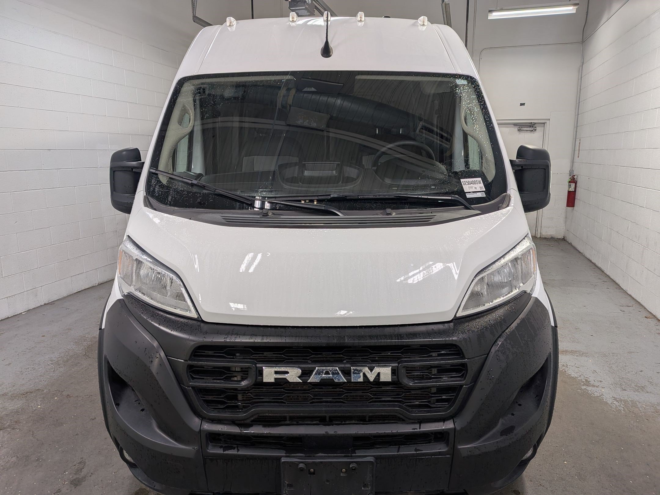 Used 2025 RAM ProMaster 2500 w/ Convenience Group FWD image 12