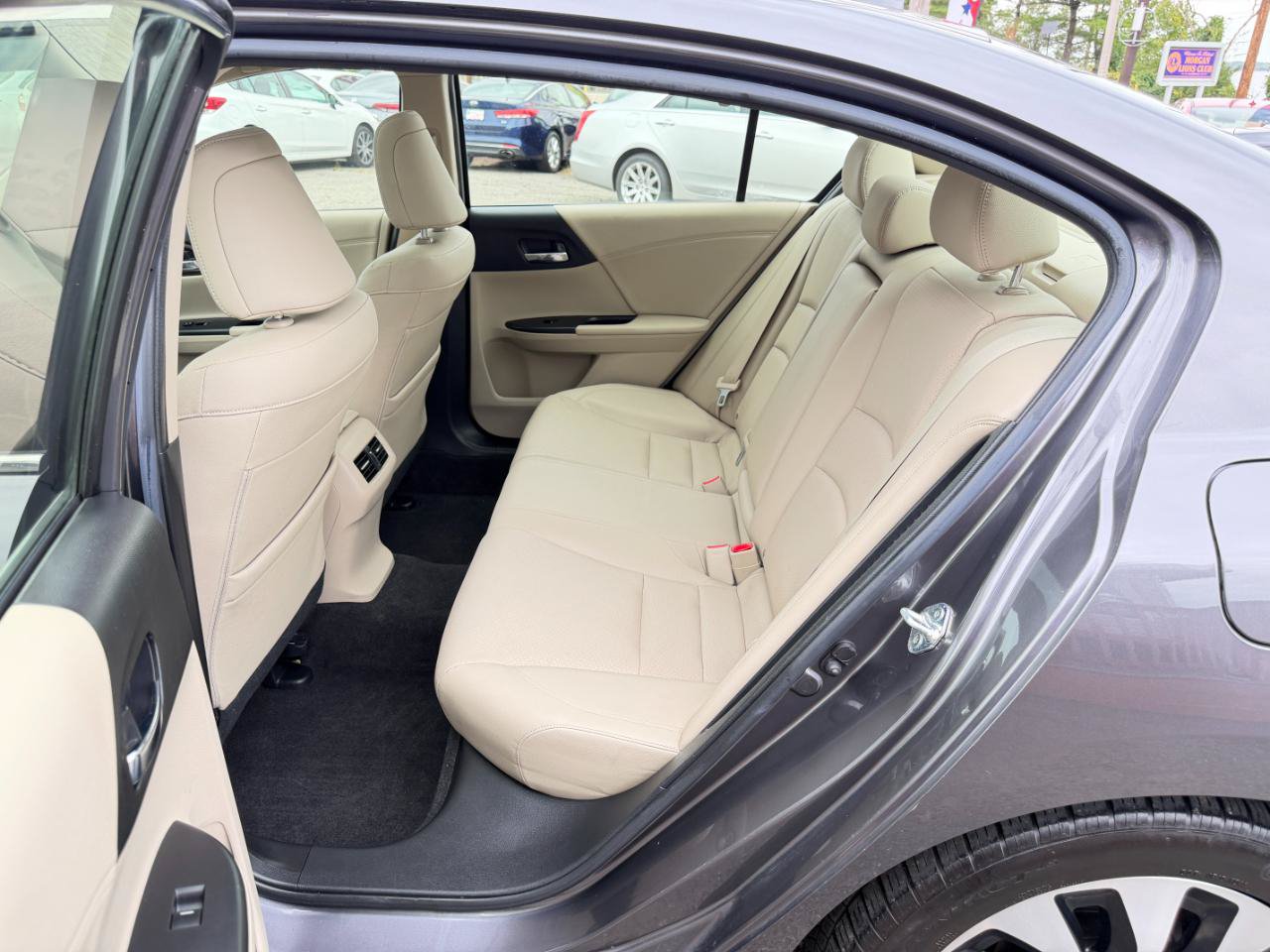 Used 2017 Honda Accord EX-L image 33