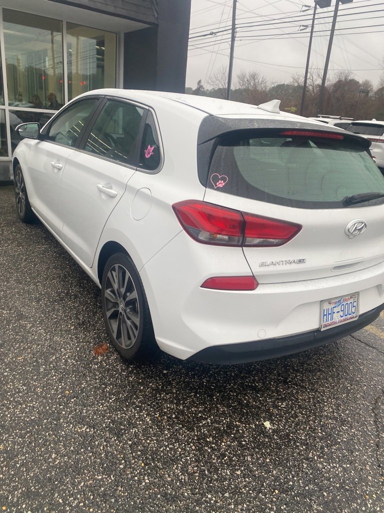 Used 2020 Hyundai Elantra GT image 4