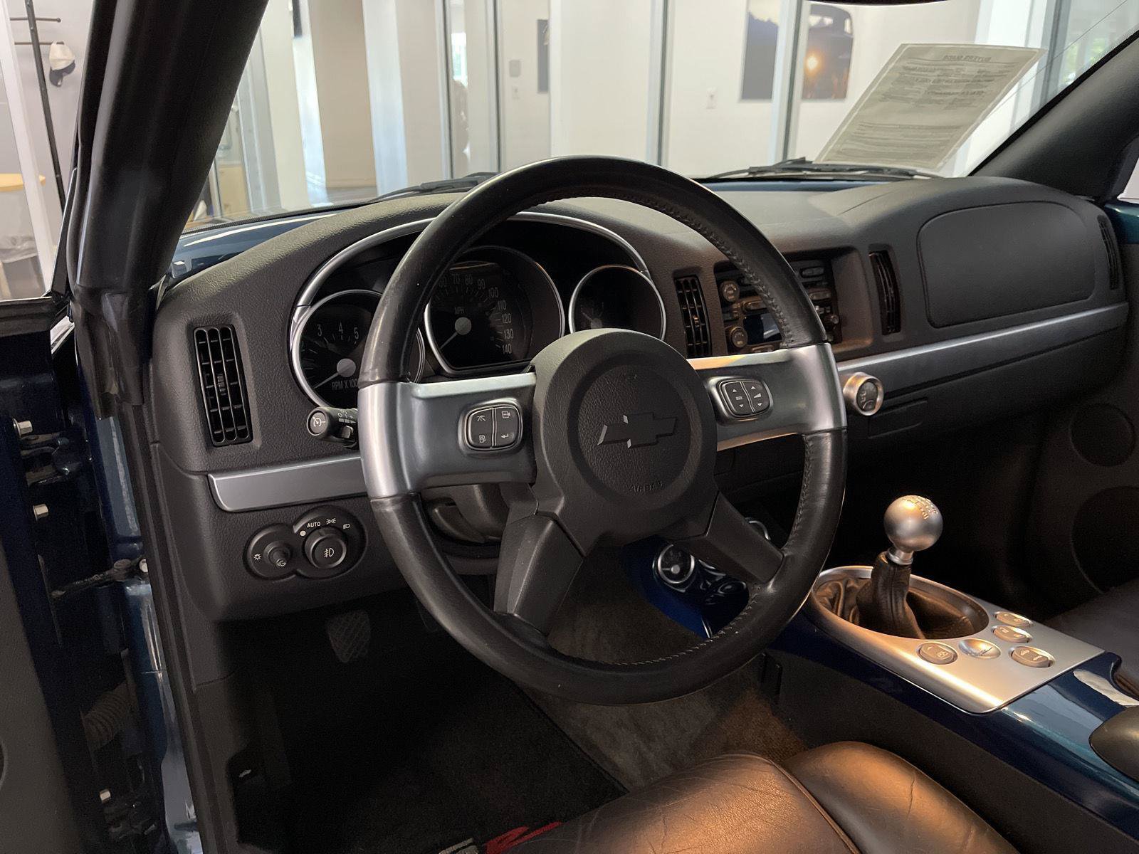 Used 2005 Chevrolet SSR w/ Preferred Equipment Group RWD image 12