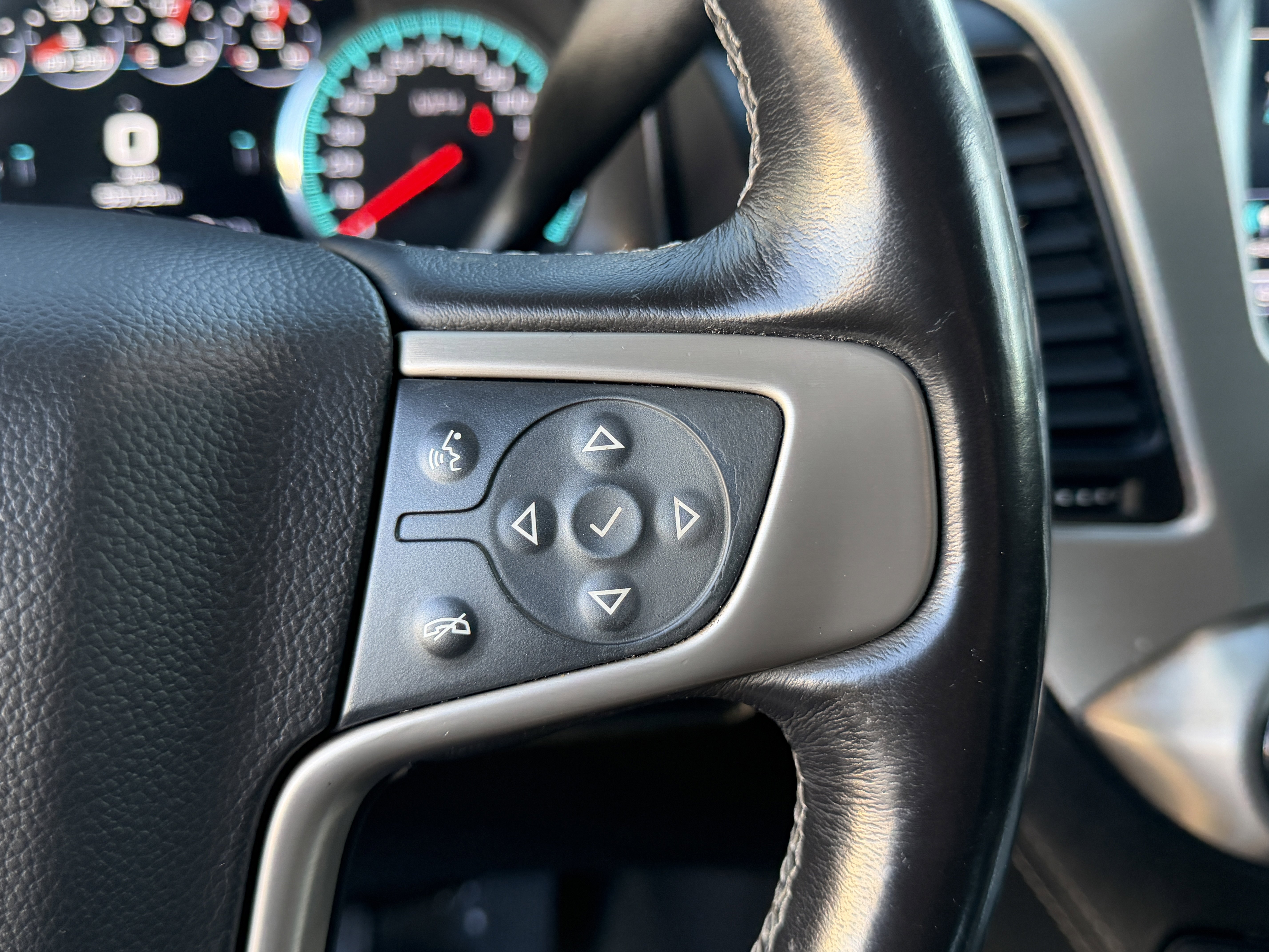 Used 2018 GMC Yukon Denali w/ Denali Ultimate Package image 11