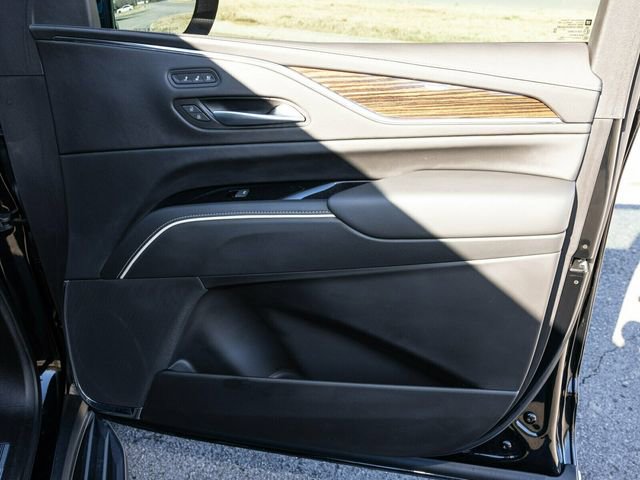 Used 2023 Cadillac Escalade ESV Premium Luxury image 74