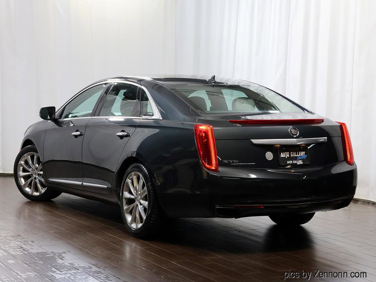 Used 2013 Cadillac XTS Luxury FWD image 8