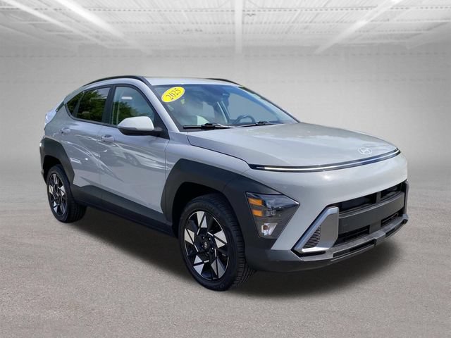 Used 2025 Hyundai Kona SEL AWD/4WD image 4