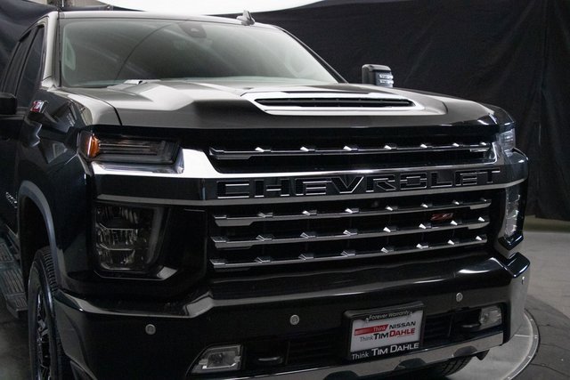 Used 2022 Chevrolet Silverado 2500 LTZ w/ LTZ Premium Package image 3