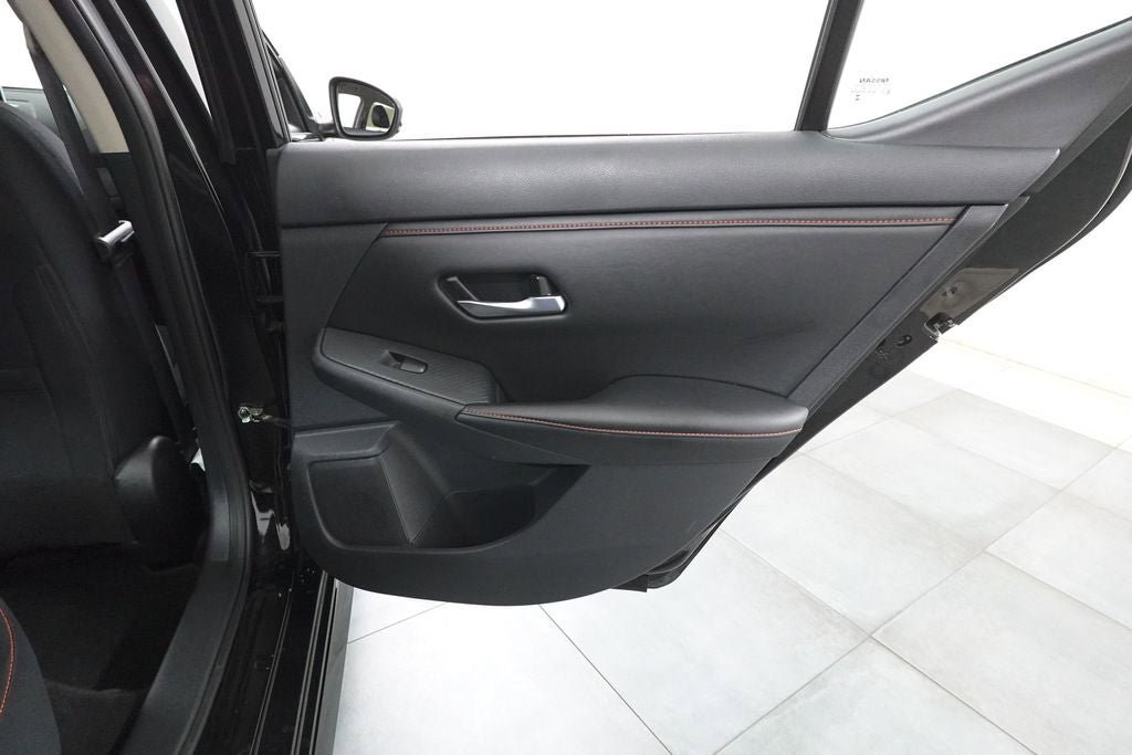 Used 2025 Nissan Sentra SR FWD image 25