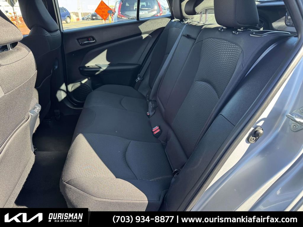 Used 2022 Toyota Prius LE image 11