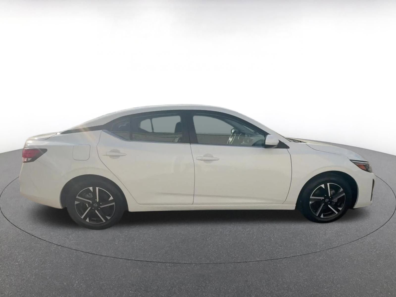 Used 2025 Nissan Sentra SV FWD image 16