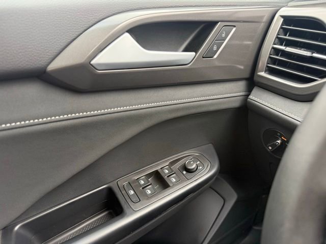 New 2026 Volkswagen Taos SE image 21