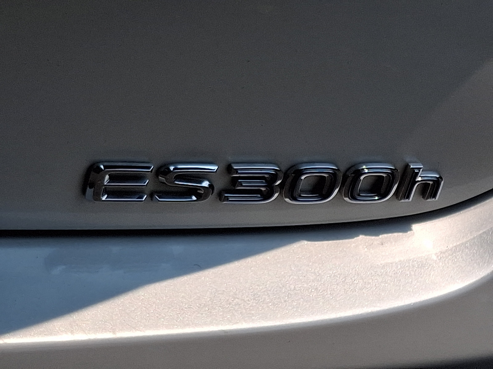 Certified 2020 Lexus ES 300h w/ Premium Package FWD image 30