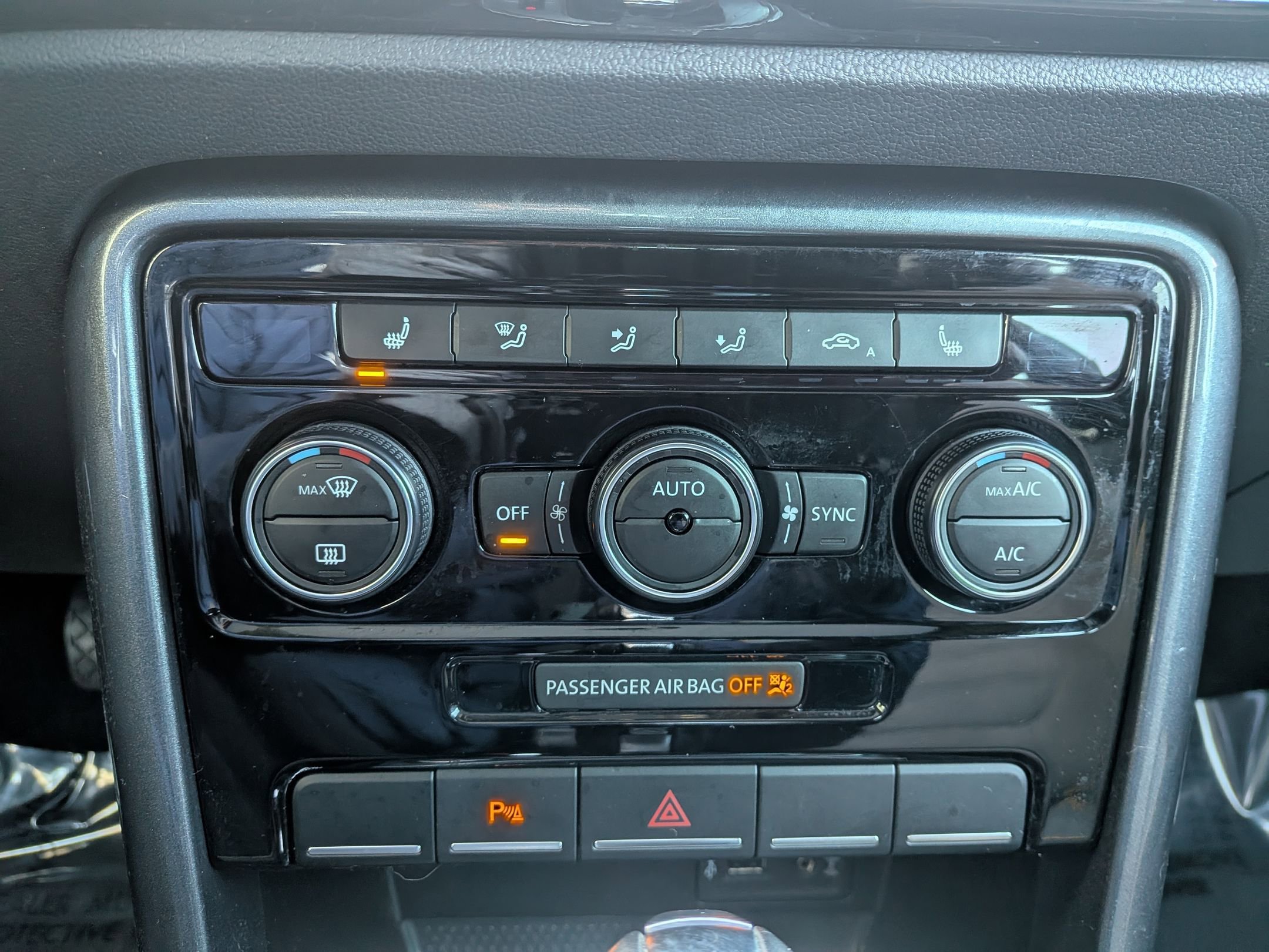 Used 2018 Volkswagen Beetle 2.0T Dune image 20