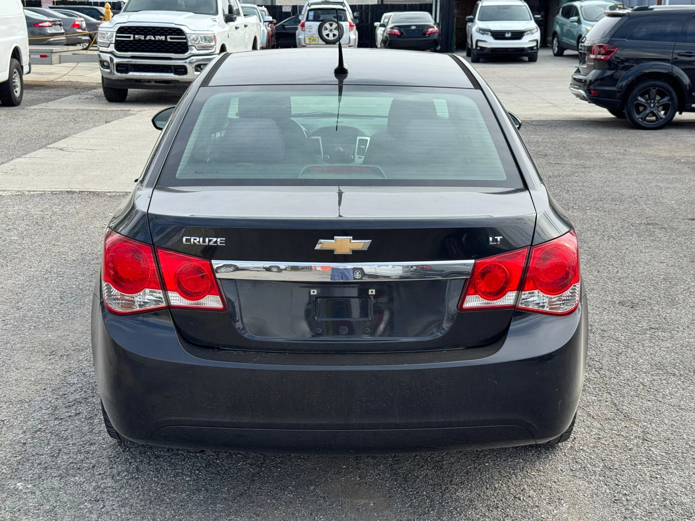 Used 2014 Chevrolet Cruze LT image 4