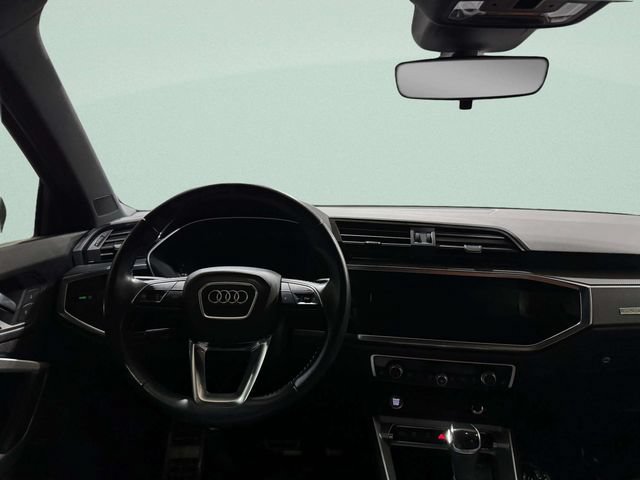 Used 2020 Audi Q3 2.0T Premium w/ Convenience Package AWD/4WD image 11
