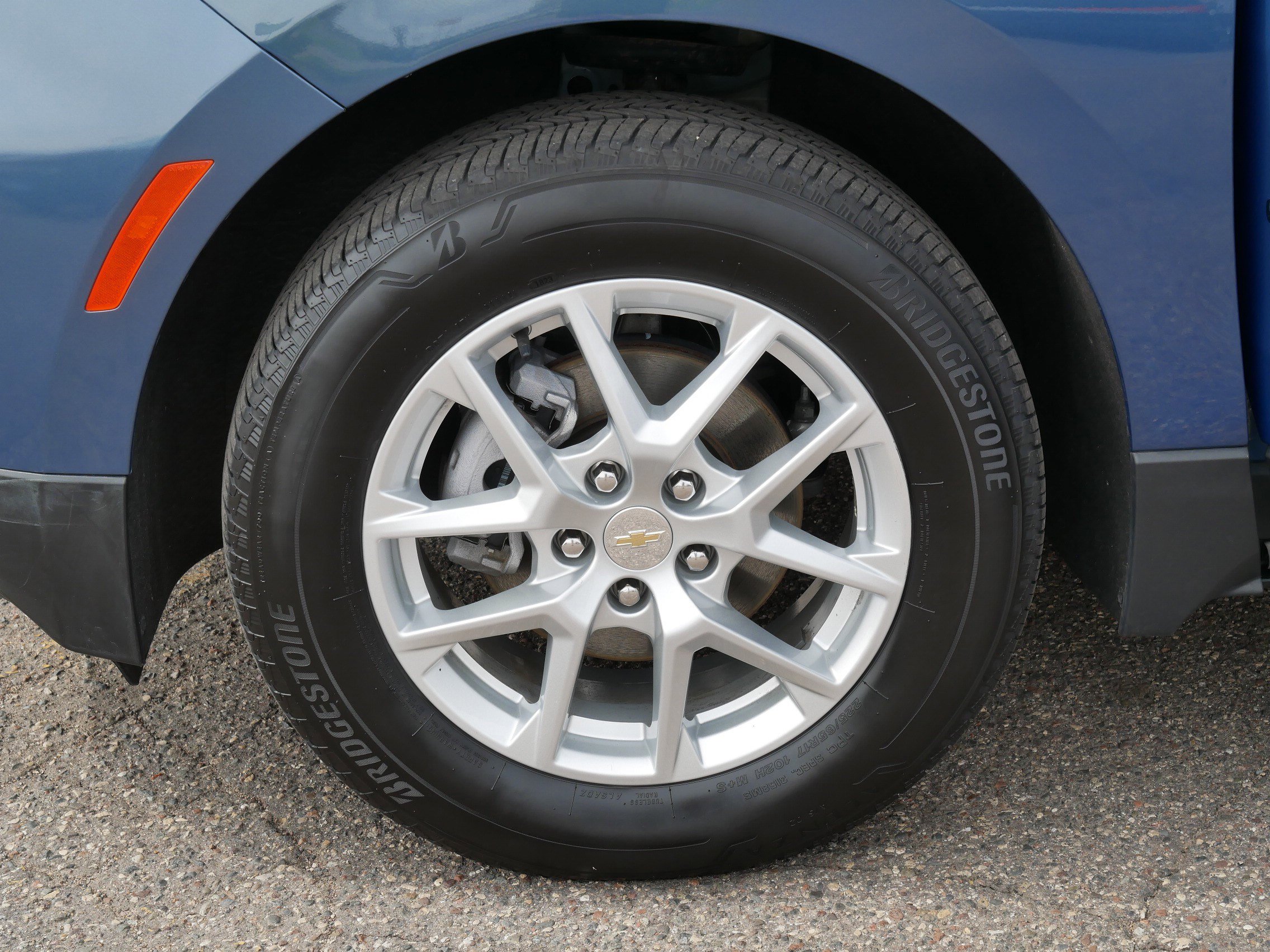 Used 2024 Chevrolet Equinox LT w/ LPO, Floor Liner Package AWD/4WD image 15