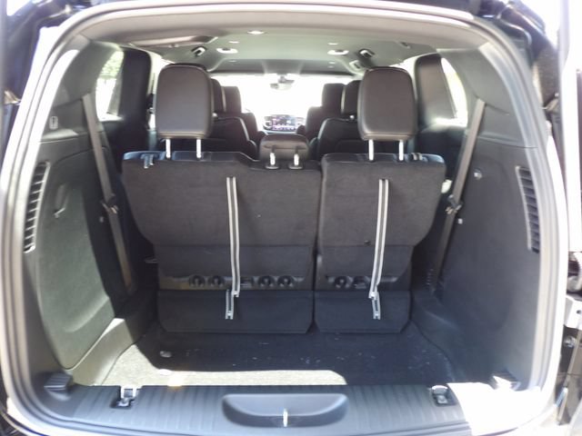 New 2027 Chrysler Pacifica Select FWD image 7