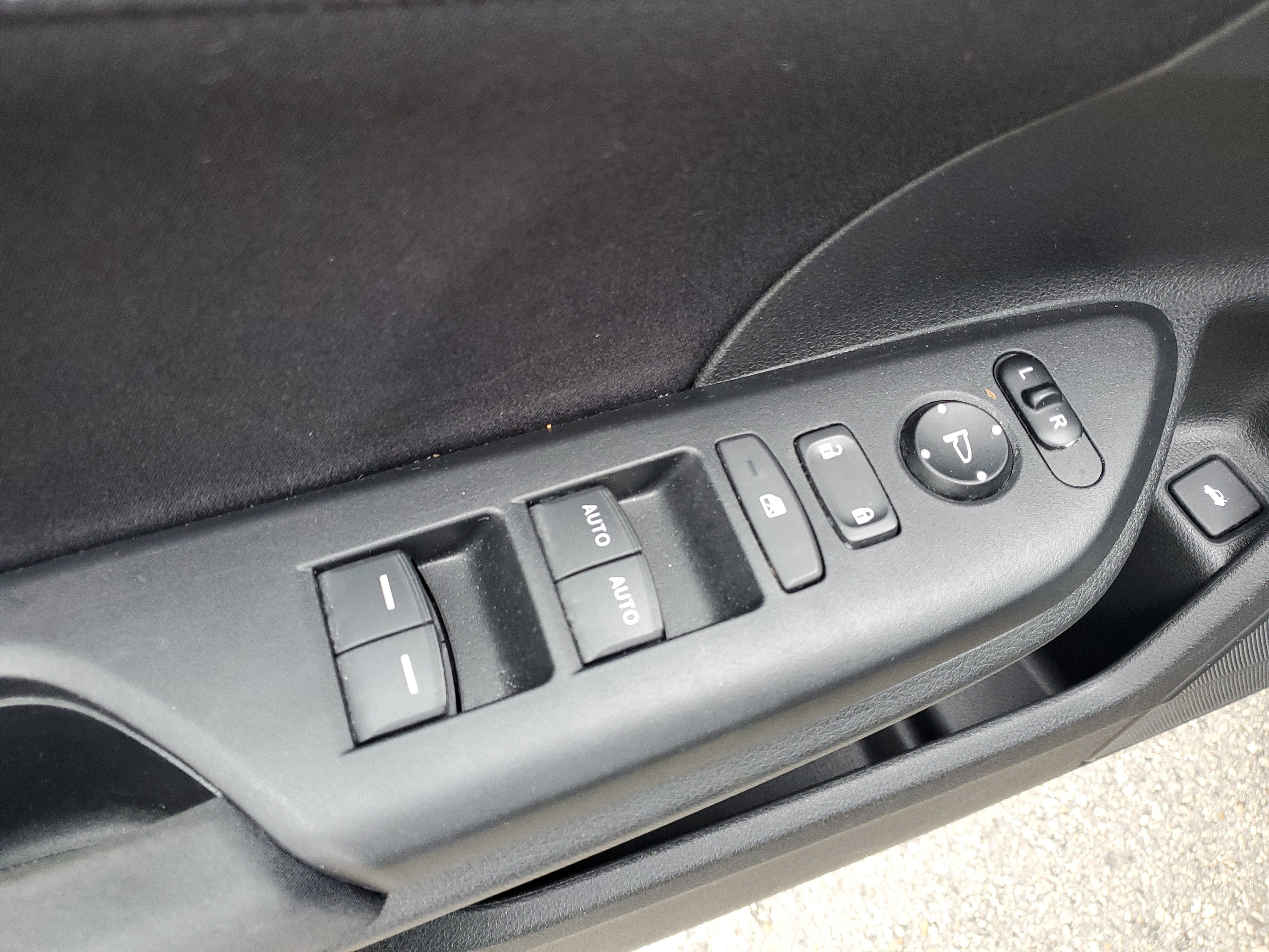 Used 2019 Honda Insight EX image 17
